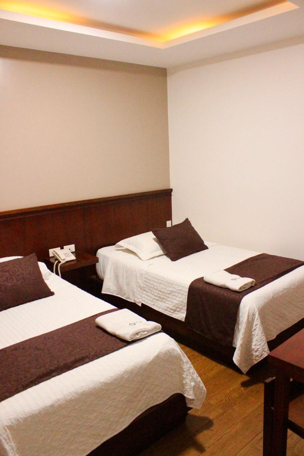 Hostal Camil Loja Exterior foto